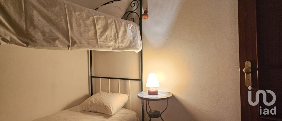 Maison de village T3 à Açoreira de 98 m²