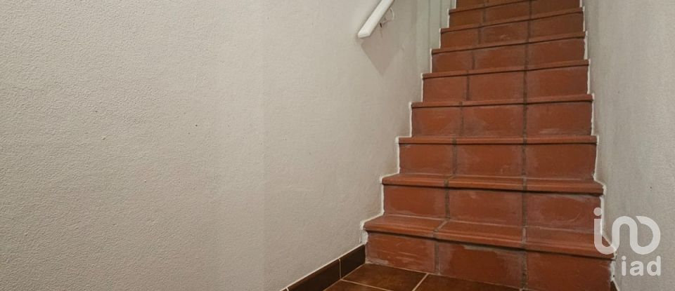 Maison de village T3 à Açoreira de 98 m²