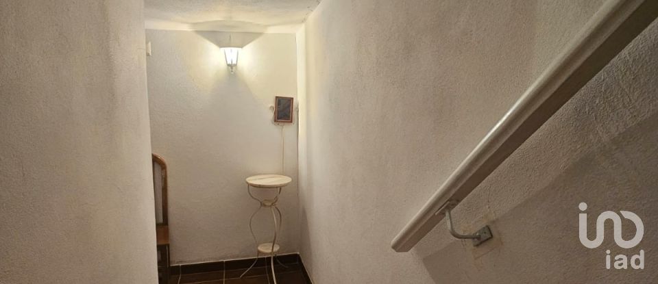 Maison de village T3 à Açoreira de 98 m²