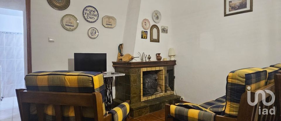 Maison de village T3 à Açoreira de 98 m²