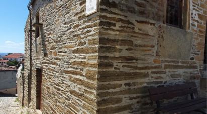 Maison de village T3 à Açoreira de 98 m²