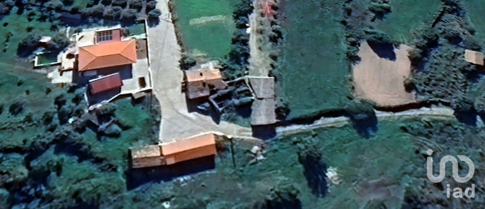 Maison rustique T0 à São João da Fresta de 81 m²