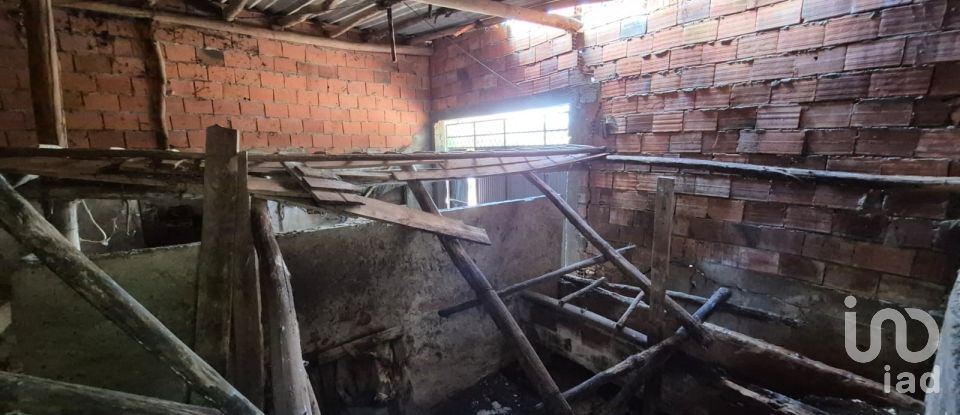 Moradia T3 em Alvados e Alcaria de 440 m²