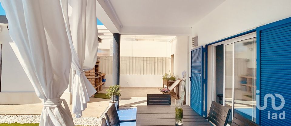 Moradia T4 em Quinta do Conde de 251 m²