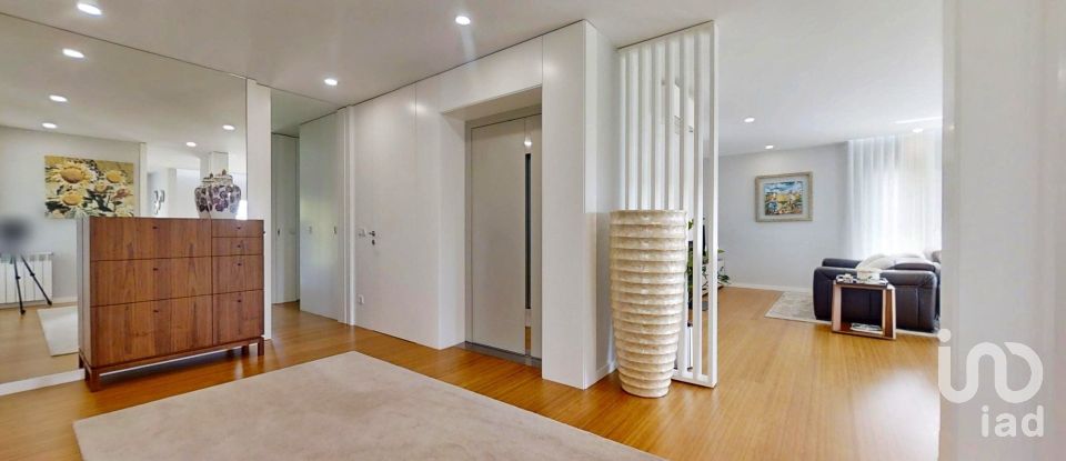 Maison T4 à Vilaça e Fradelos de 394 m²