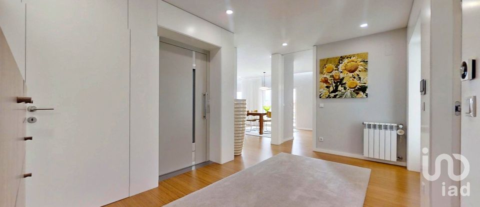 Maison T4 à Vilaça e Fradelos de 394 m²