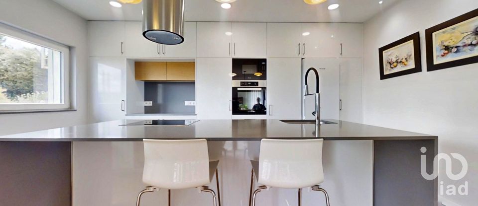 Maison T4 à Vilaça e Fradelos de 394 m²