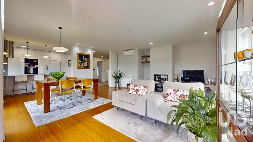 Maison T4 à Vilaça e Fradelos de 394 m²