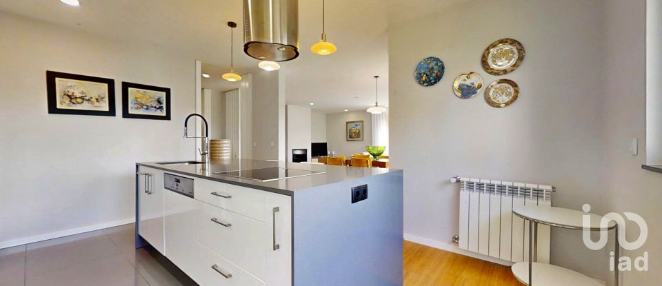 Maison T4 à Vilaça e Fradelos de 394 m²