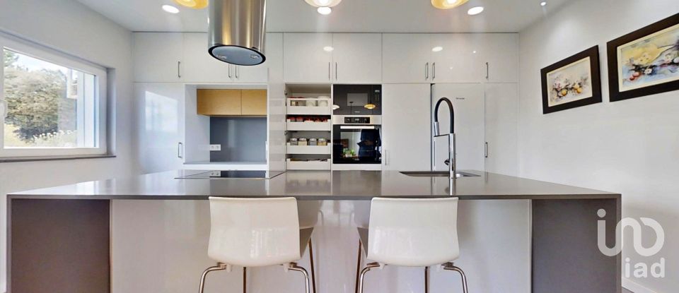 Maison T4 à Vilaça e Fradelos de 394 m²