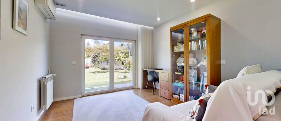 Maison T4 à Vilaça e Fradelos de 394 m²