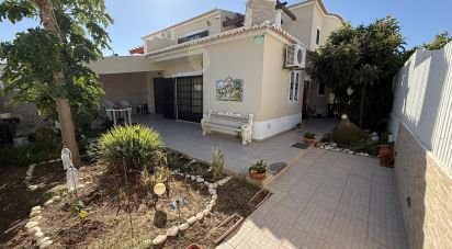 Maison T3 à Alcantarilha e Pêra de 186 m²
