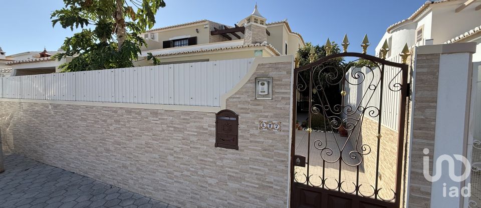 Moradia T3 em Alcantarilha e Pêra de 186 m²