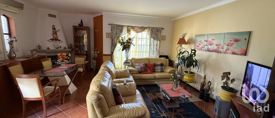 Moradia T3 em Alcantarilha e Pêra de 186 m²