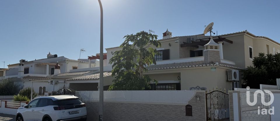 Moradia T3 em Alcantarilha e Pêra de 186 m²