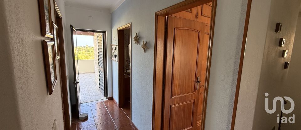 Moradia T3 em Alcantarilha e Pêra de 186 m²