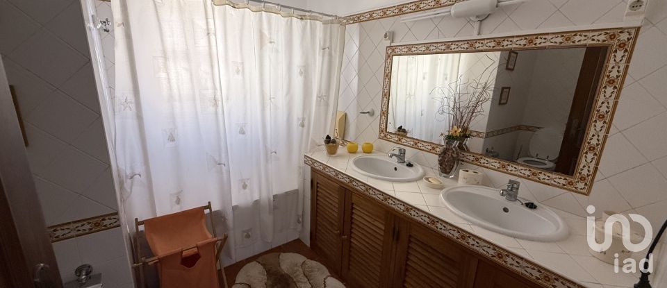 Moradia T3 em Alcantarilha e Pêra de 186 m²