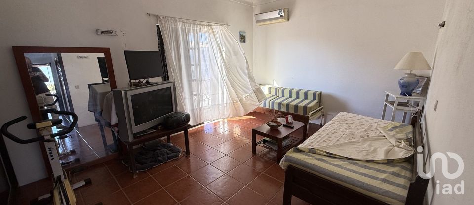 Moradia T3 em Alcantarilha e Pêra de 186 m²