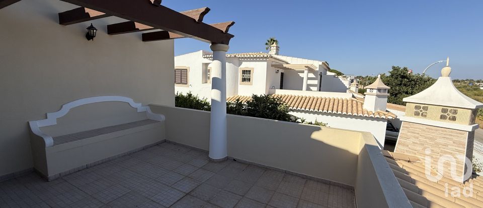 Moradia T3 em Alcantarilha e Pêra de 186 m²