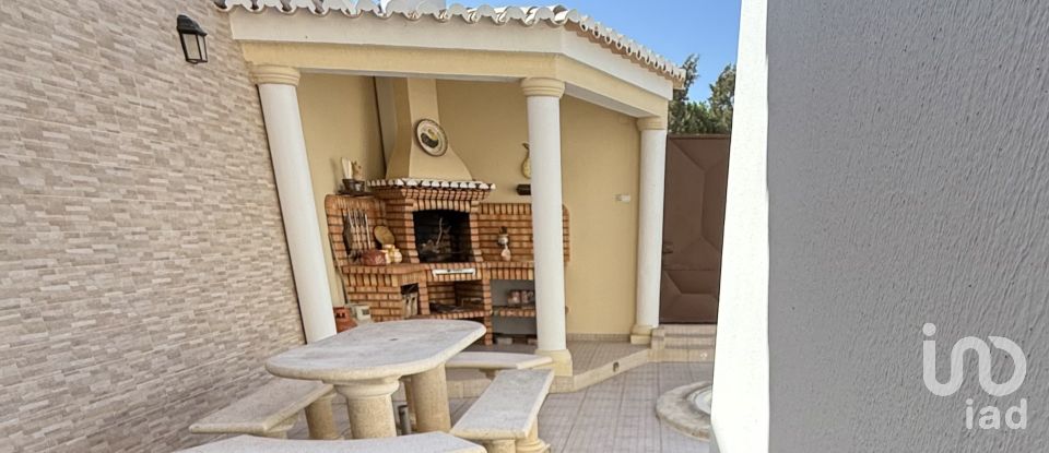 Moradia T3 em Alcantarilha e Pêra de 186 m²