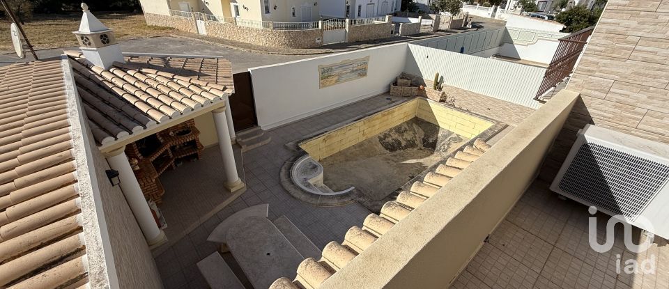 Moradia T3 em Alcantarilha e Pêra de 186 m²