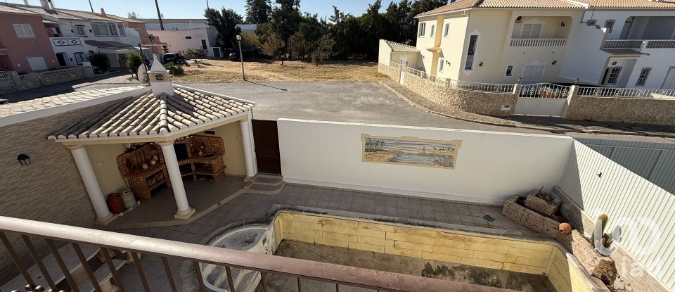 Moradia T3 em Alcantarilha e Pêra de 186 m²