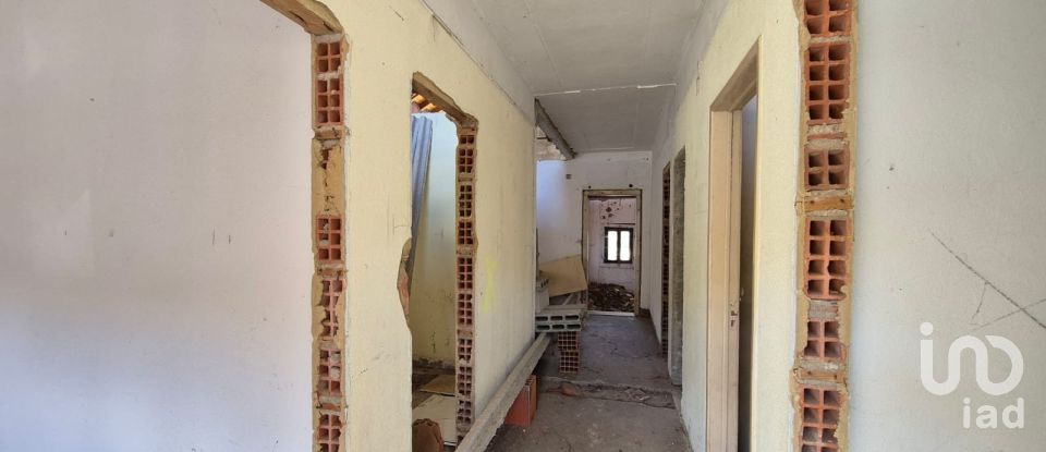 Moradia T3 em Alvados e Alcaria de 76 m²