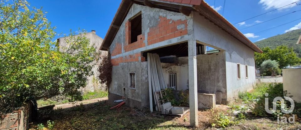 Moradia T3 em Alvados e Alcaria de 76 m²