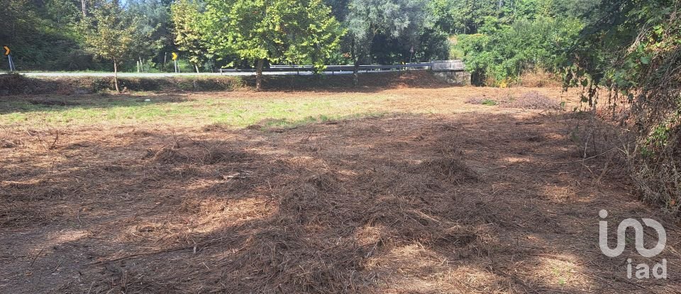 Terreno em Dossãos de 1 740 m²