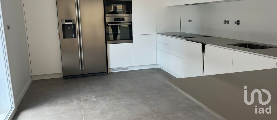 Apartment T4 in Cascais e Estoril of 198 m²