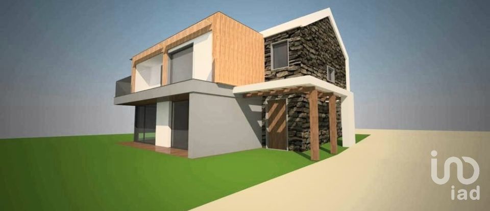 Maison rustique T3 à Caria de 126 m²