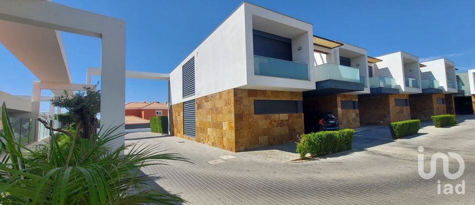 Maison T4 à Albufeira e Olhos de Água de 373 m²