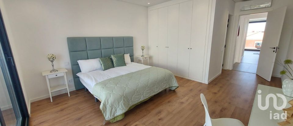 Maison T4 à Albufeira e Olhos de Água de 373 m²