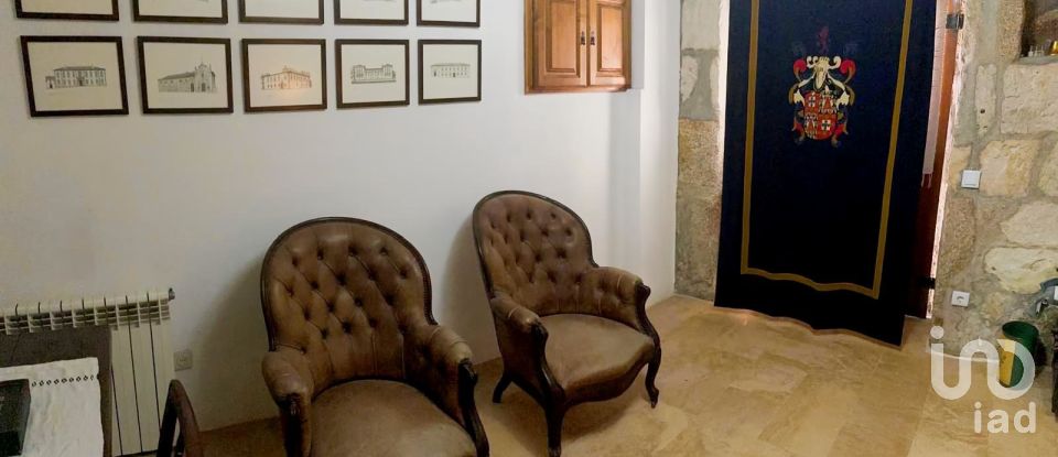 Moradia T4 em Vouzela e Paços de Vilharigues de 210 m²
