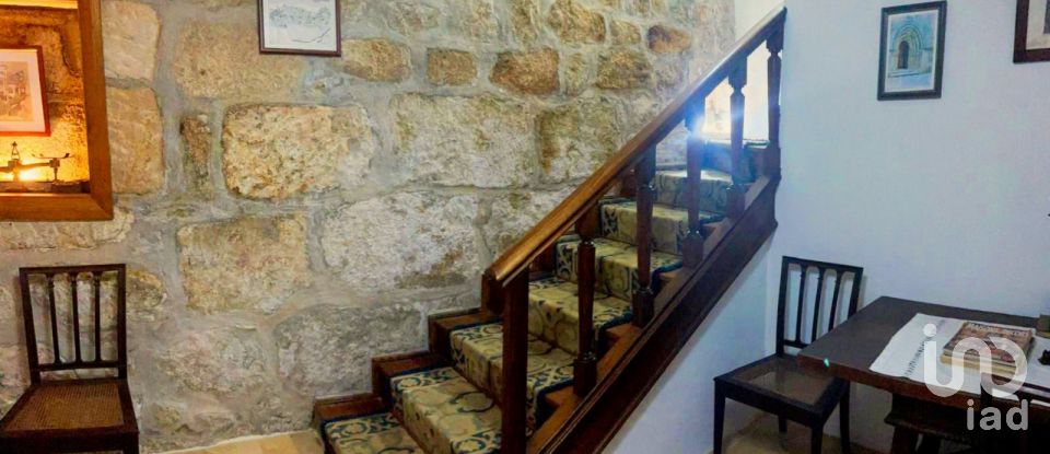 Moradia T4 em Vouzela e Paços de Vilharigues de 210 m²