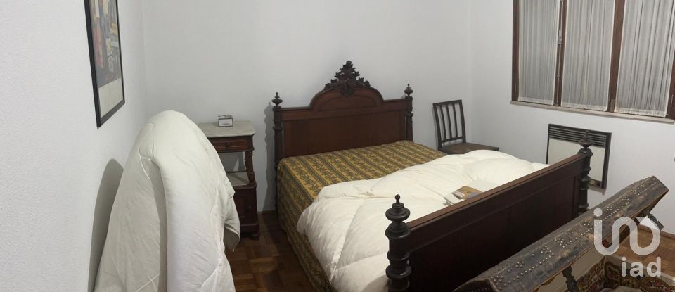 Moradia T4 em Vouzela e Paços de Vilharigues de 210 m²