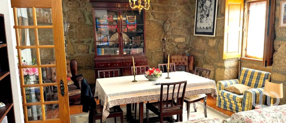 Moradia T4 em Vouzela e Paços de Vilharigues de 210 m²