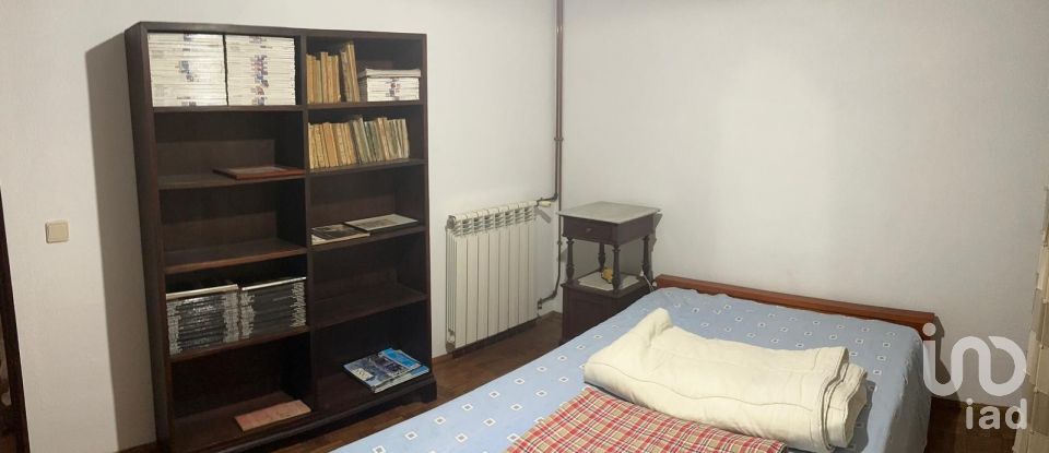 Moradia T4 em Vouzela e Paços de Vilharigues de 210 m²