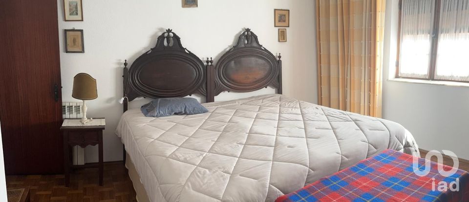 Moradia T4 em Vouzela e Paços de Vilharigues de 210 m²