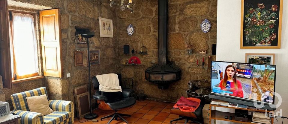 Moradia T4 em Vouzela e Paços de Vilharigues de 210 m²