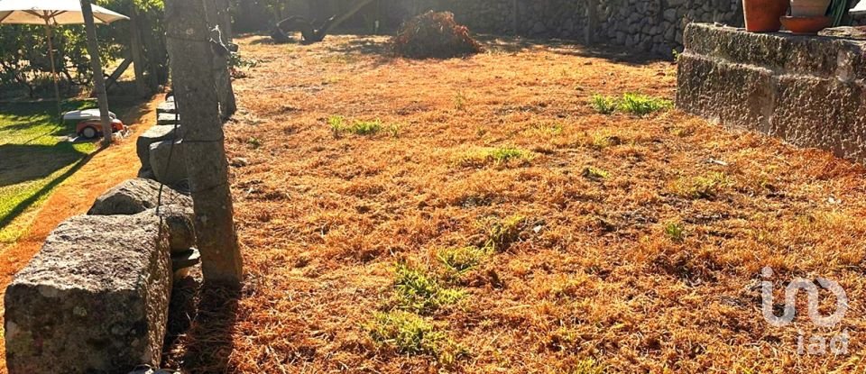 Moradia T4 em Vouzela e Paços de Vilharigues de 210 m²