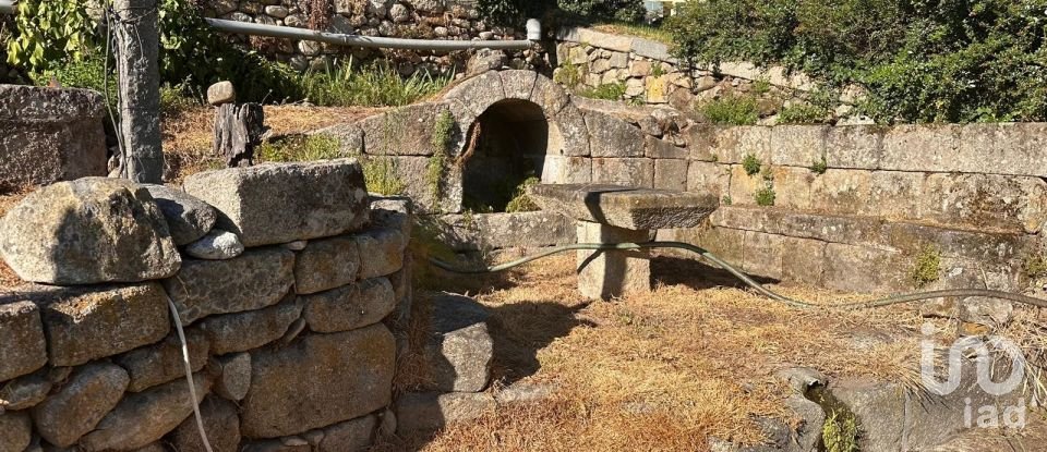 Moradia T4 em Vouzela e Paços de Vilharigues de 210 m²