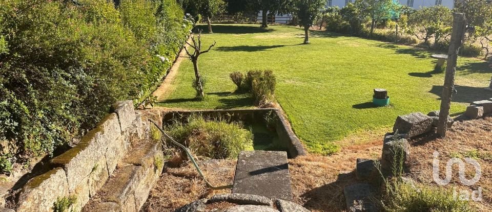 Moradia T4 em Vouzela e Paços de Vilharigues de 210 m²