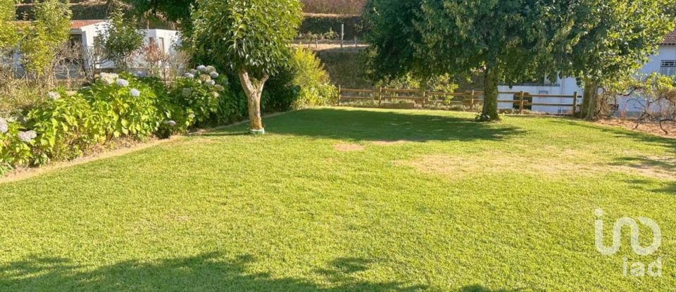 Moradia T4 em Vouzela e Paços de Vilharigues de 210 m²