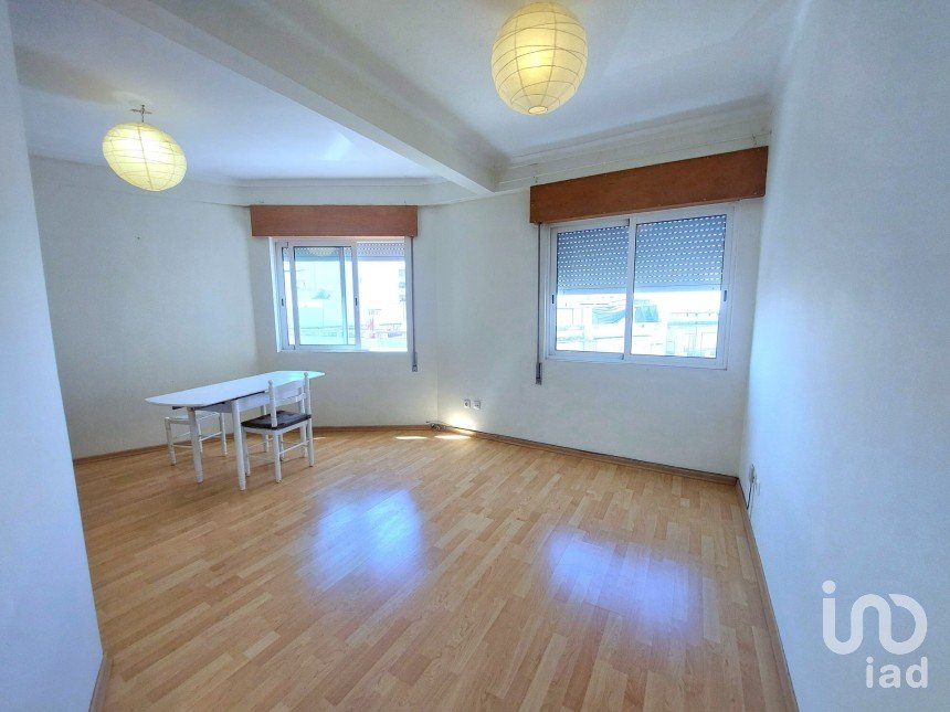 Apartment T2 in Faro (Sé e São Pedro) of 80 m²