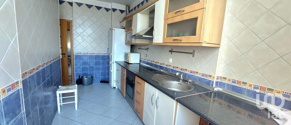 Apartment T2 in Faro (Sé e São Pedro) of 80 m²