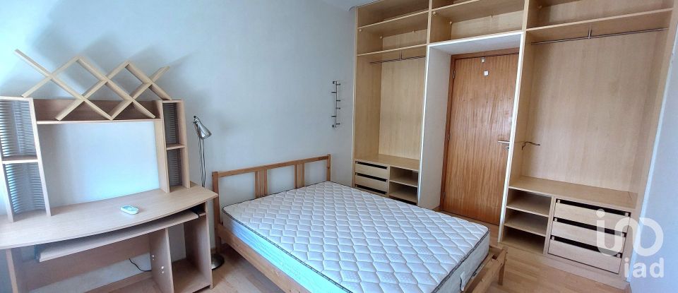 Apartment T2 in Faro (Sé e São Pedro) of 80 m²