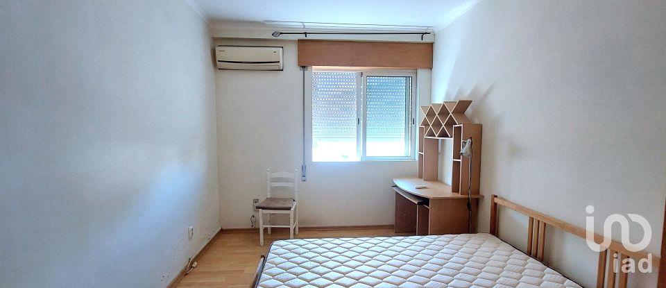 Apartment T2 in Faro (Sé e São Pedro) of 80 m²