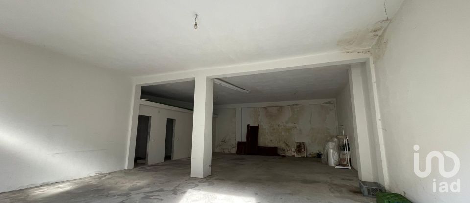 Parking/garage/box à Barcelos, Vila Boa e Vila Frescainha (São Martinho e São Pedro) de 118 m²
