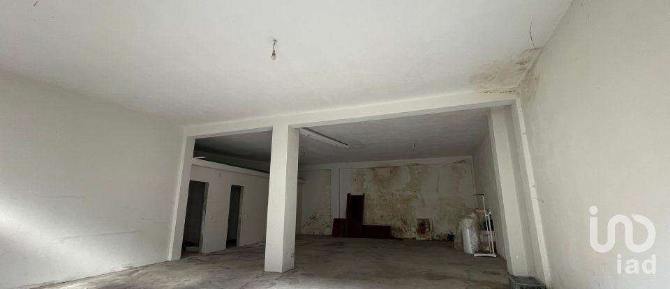 Parking/garage/box à Barcelos, Vila Boa e Vila Frescainha (São Martinho e São Pedro) de 118 m²